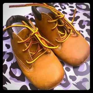 TIMBERLAND CRIB BOOTIES-SIZE 3